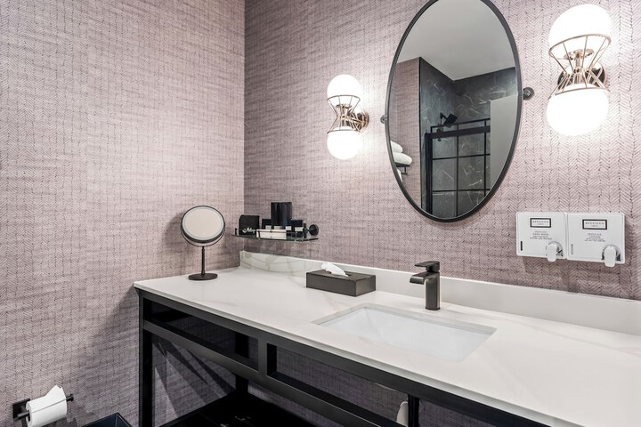 Beacon Suites Hotel