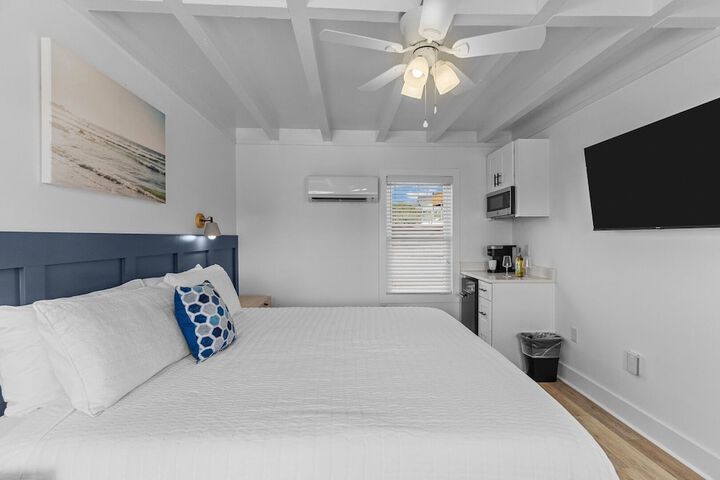 The Beach House Motel & Suites