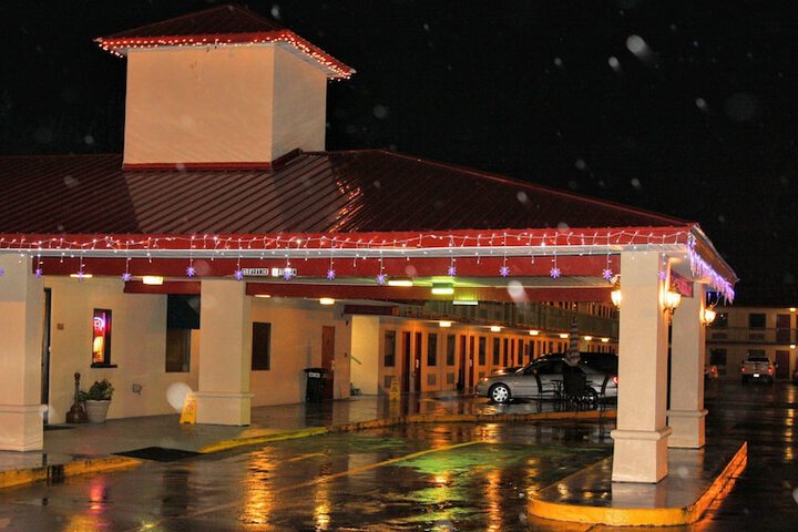 Northeast College Inn