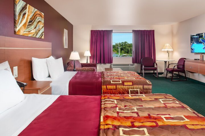Grand Marquis Waterpark Hotel & Suites