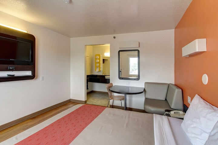 Room 9 of 22