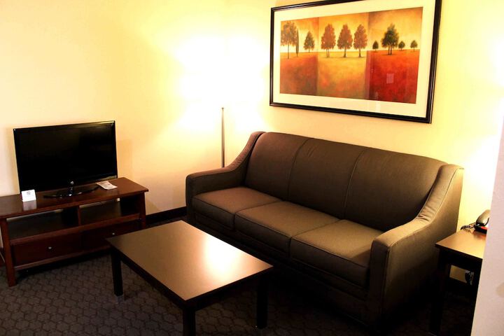 Room 6 of 35