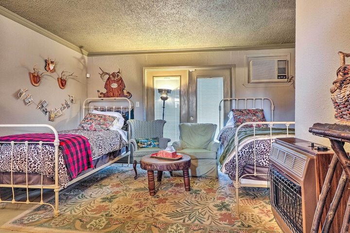 Lodge on Lake Siesta: Spacious La Grange Retreat!