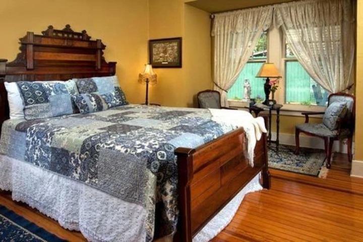 The Carriage House B & B