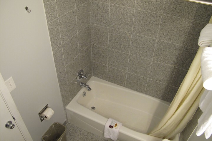 Room 9 of 46