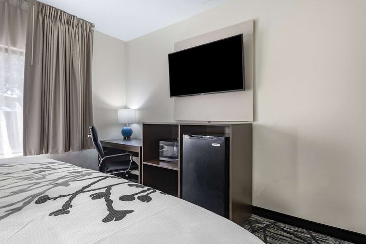 Room 18 of 35