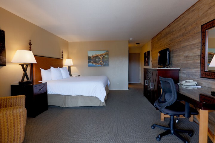 Riverside Inn