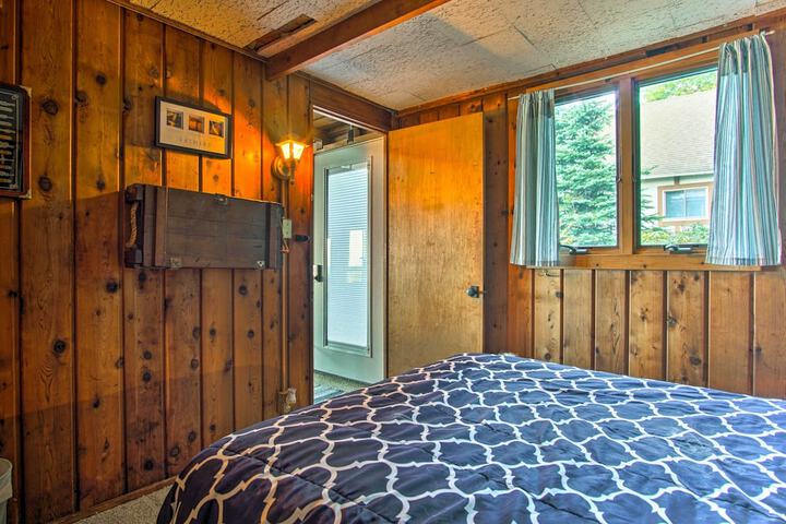 Lakefront Montague Cottage w / Deck & Beach!