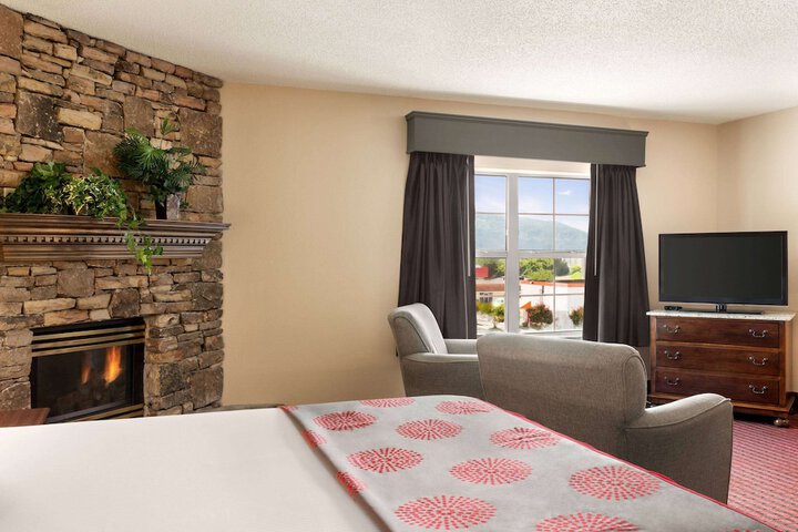 Ramada by Wyndham Pigeon Forge North