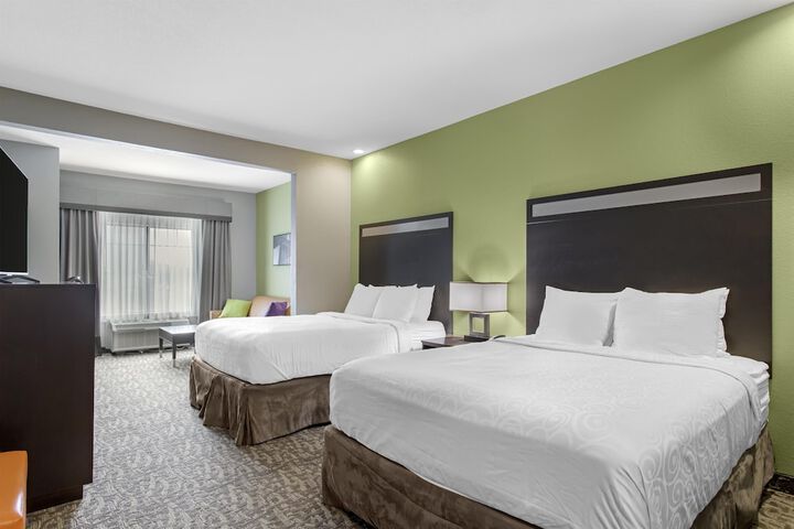 Best Western Plus Bay City Inn & Suites