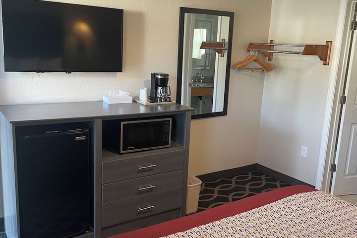 Room 12 of 23