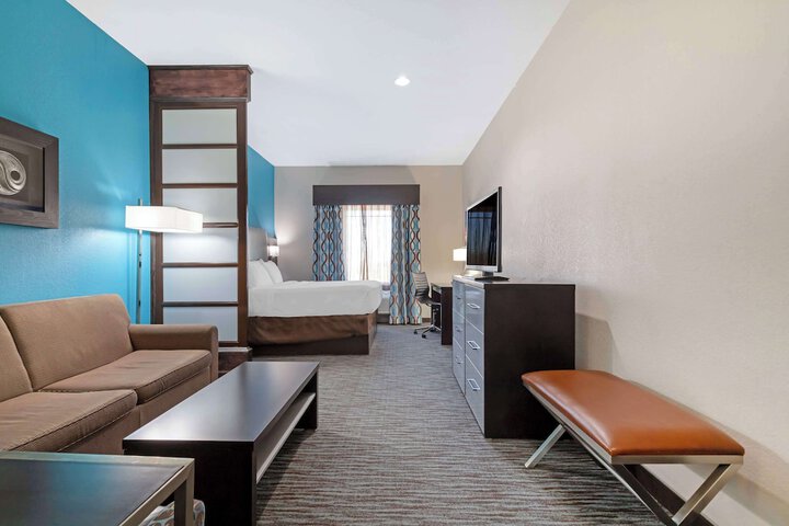 Room 11 of 35