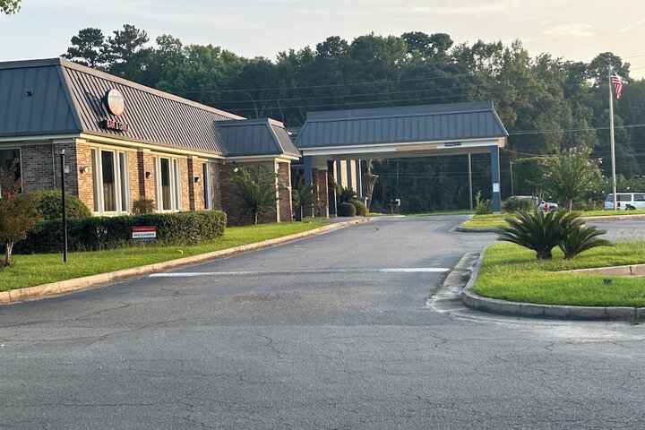 Days Inn by Wyndham Hinesville Near Fort Stewart