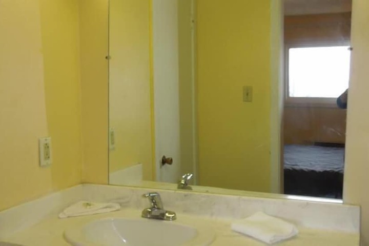 Room 3 of 7
