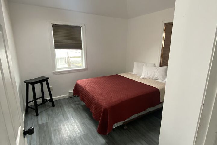 Room 27 of 105