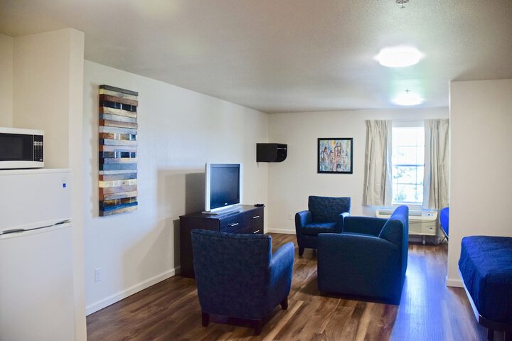 Room 7 of 12