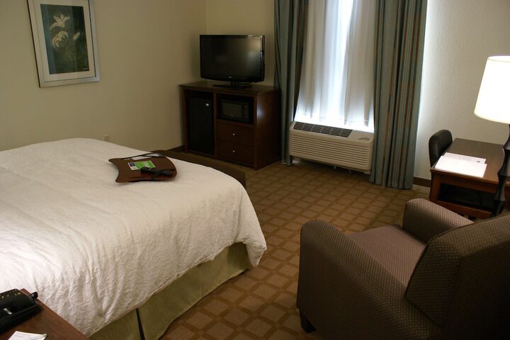 Hampton Inn & Suites Center