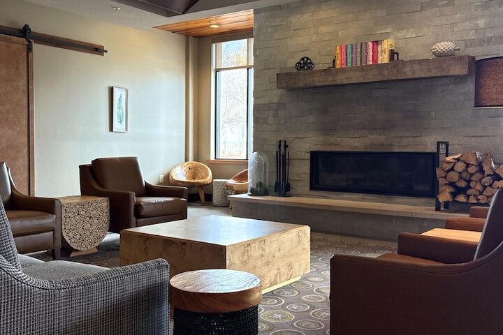 Hotel Indigo Traverse City by IHG