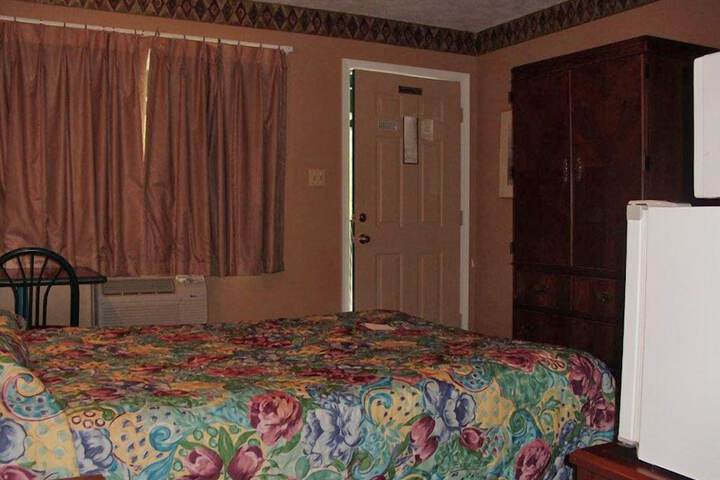 Room 11 of 12