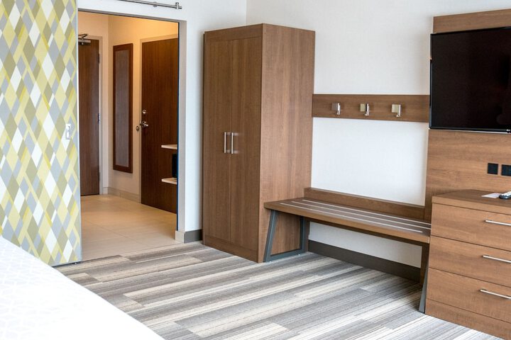 Holiday Inn Express & Suites Brandon by IHG