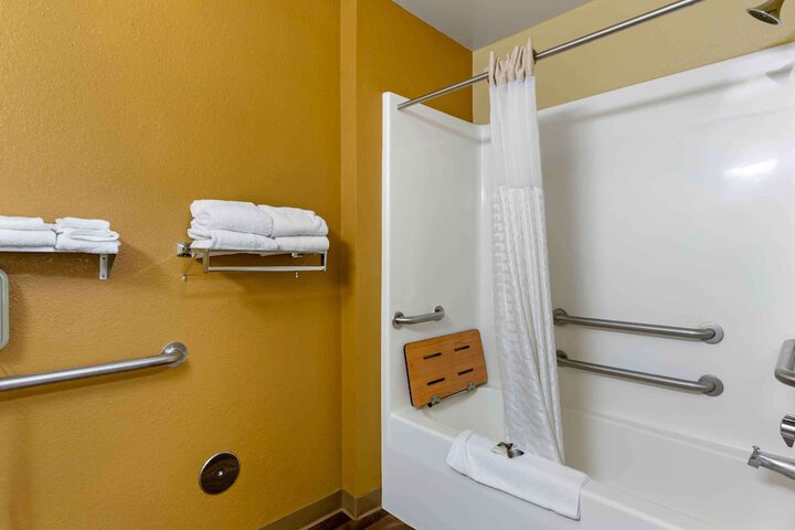 Room 17 of 26