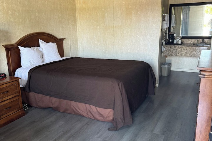 Room 9 of 21