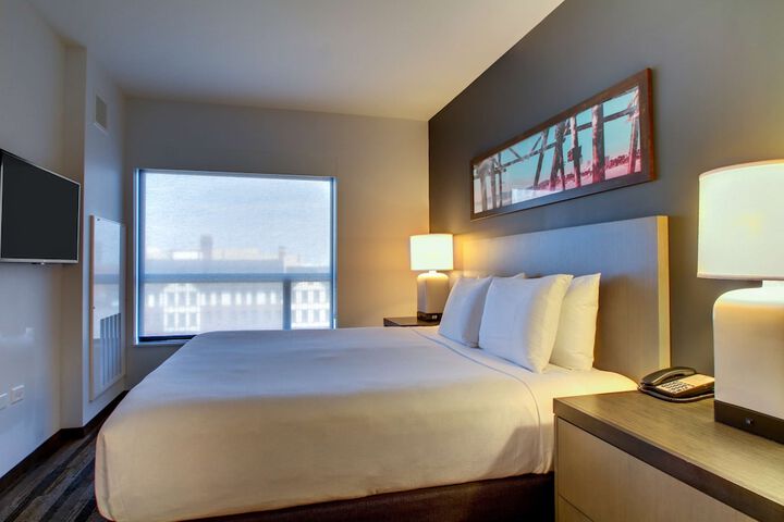Room 36 of 62