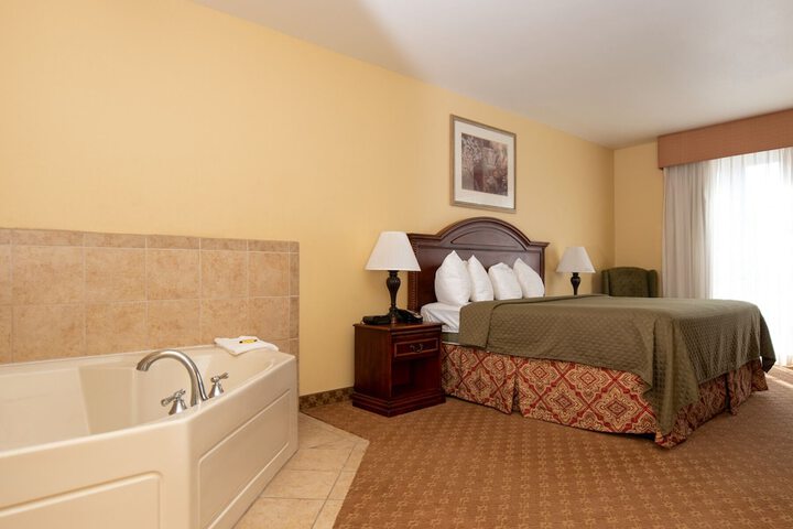 Natchez Grand Hotel & Suites on the River