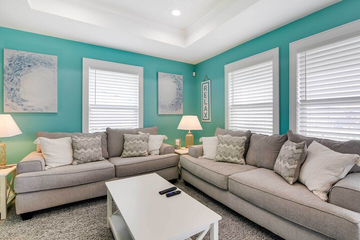 Walk to Shore: Home w / Deck in Crystal Beach!