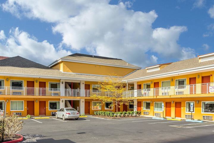 Hotel 4 of 20