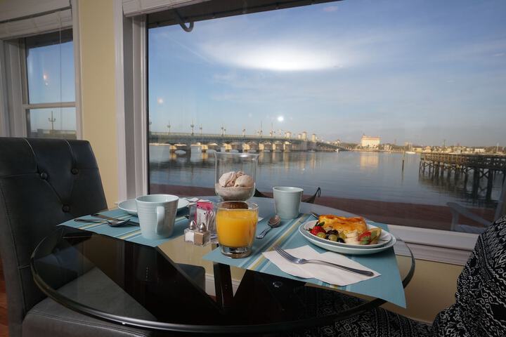 Breakfast/Coffee Service 32 of 48