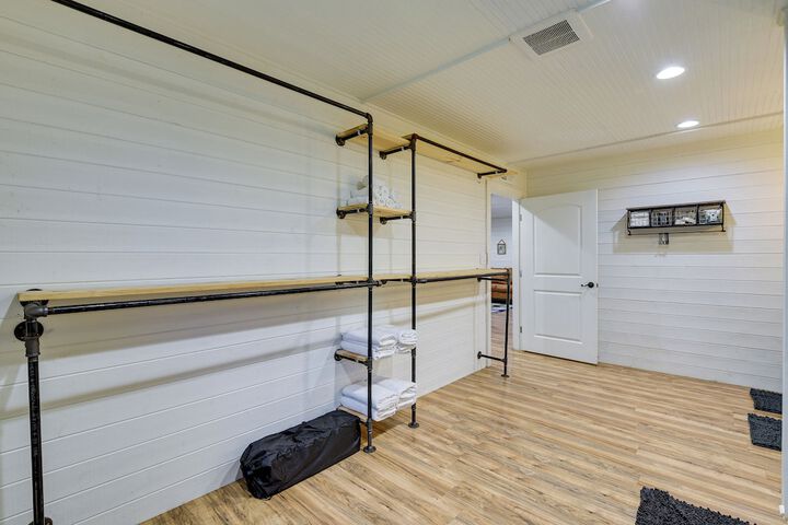 Dog-friendly Home w / Yard & Fire Pit in Midlothian