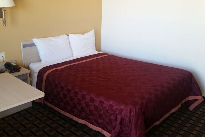 Room 14 of 33