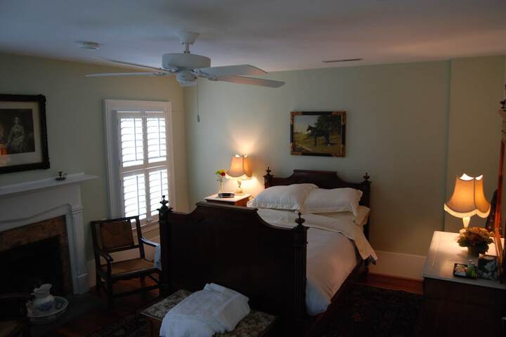 Room 27 of 80