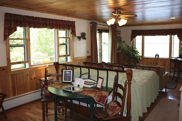 Kiwassa Lake Bed & Breakfast