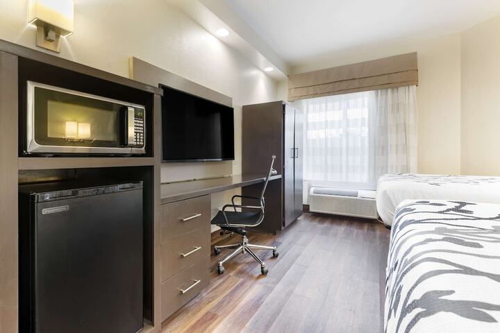 Room 15 of 32