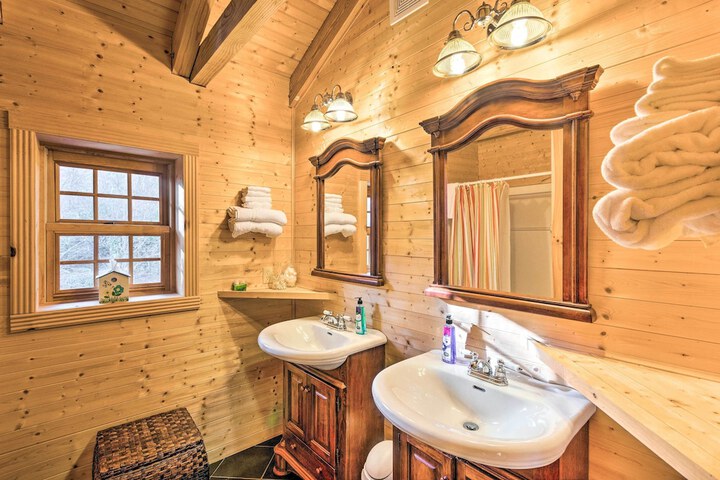 Wraparound Deck: Linville Mountain Cabin
