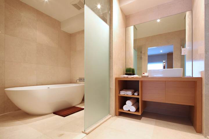 Room 43 of 60