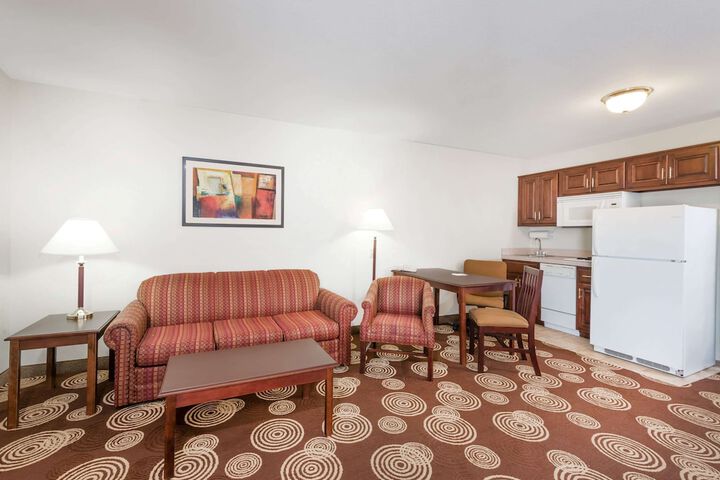 Room 8 of 17