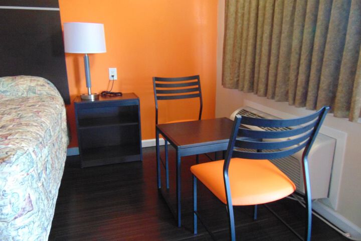Room 14 of 33