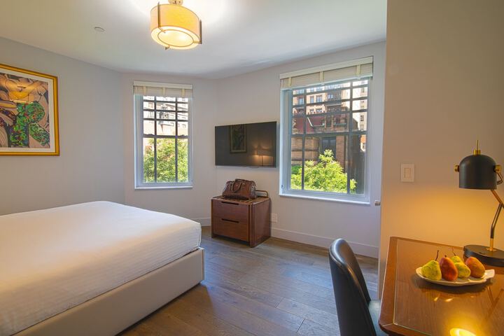 Room 37 of 104