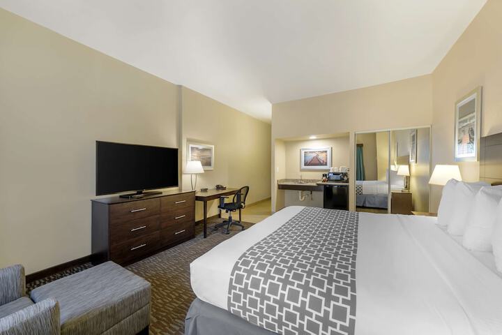 Room 16 of 48
