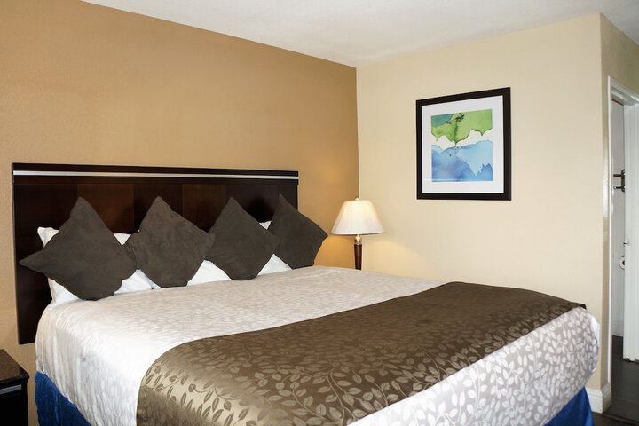 Room 7 of 23
