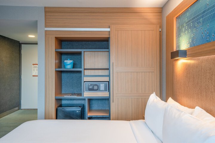 Room 13 of 46
