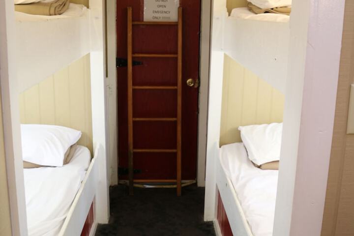Red Caboose Motel