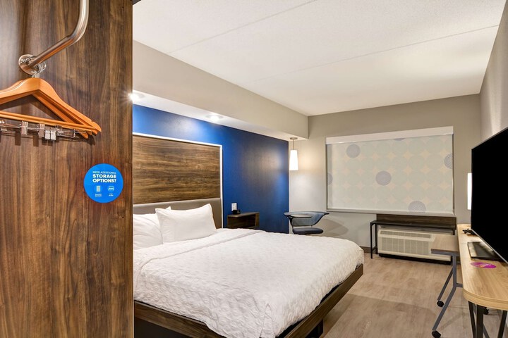 Room 34 of 46