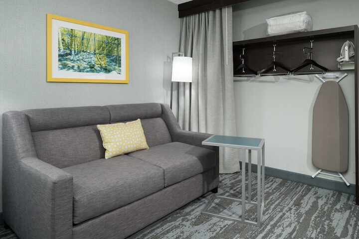 Room 25 of 33