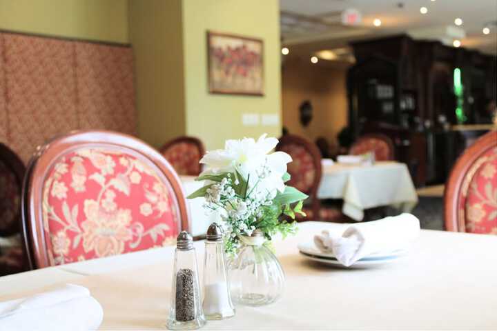Dining 73 of 78