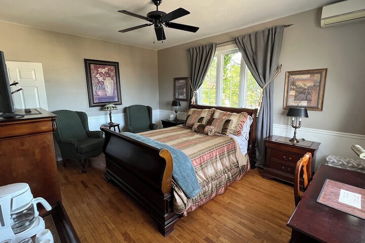 Room 25 of 37