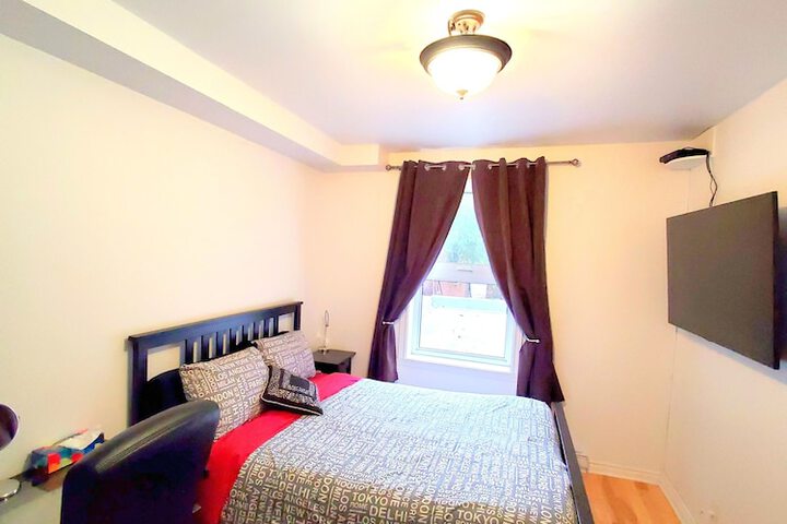 Room 11 of 17